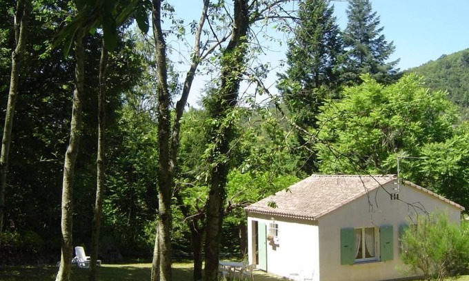 Pont-de-Labeaume Casa | CASA TRANQUILA CERCA DEL RÍO