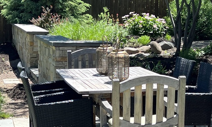 Old Farm District Casa | Quiet like the country, yet minutes from Bend Parkway to downtown.