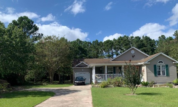 Powells Point Casa | Quiet Location On Cul De Sac Close To Beaches