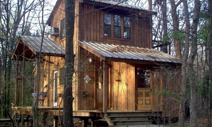 Chandler Cabaña | Tranquilo Lofted Cabin 4 millas de Edom, una comunidad de arte.