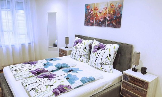 Neustadt an der Aisch Casa | Quiet luxury apartment in the heart of the old town