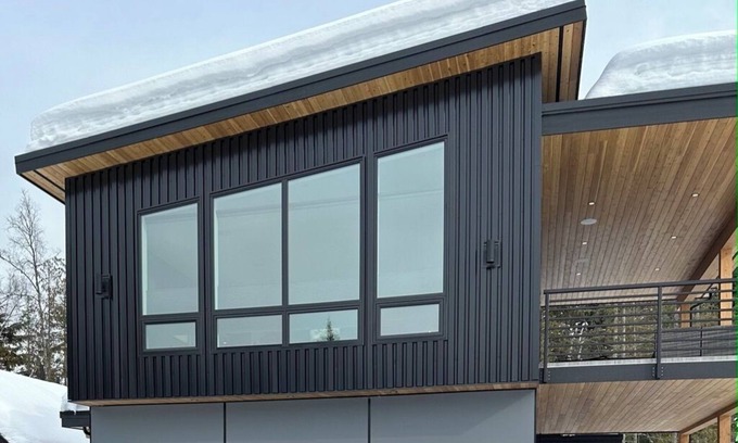 Revelstoke Casa | Quiet luxury near Revy ski resort