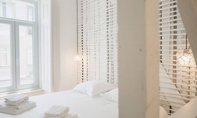Santa Engracia Apartamento | Quiet & Modern Apartment w/ Garden by LovelyStay