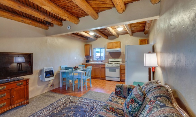 Mora Cabaña | Quiet Mora Hideaway: 35 Mi to Angel Fire Resort!