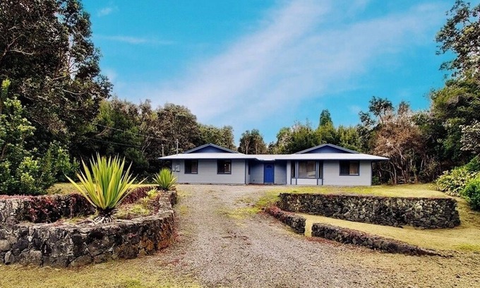 Volcano Casa | Quiet neighborhood Across from Hawaii Volcanoes National Park
