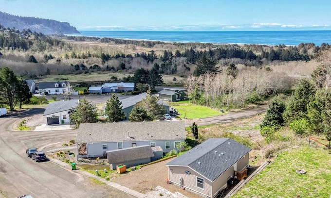 Neskowin Casa | Quiet Neighborhood, Ocean View Home in Neskowin, Single-Level with King Suite an