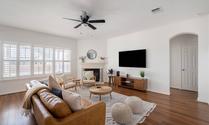 Pflugerville Casa | Quiet Neighborhood 4BR 2.5BA Pool Games