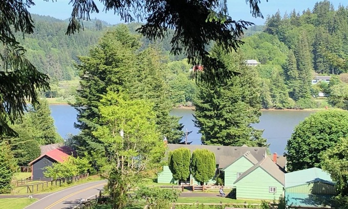 Toledo Casa | Yaquina Bay House en la costa de Oregon!