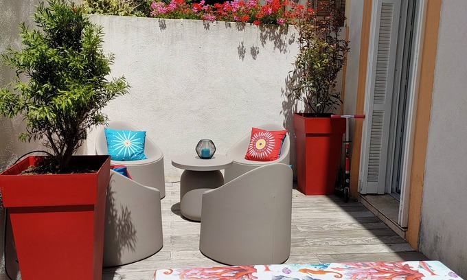 Ajaccio Apartamento | Quiet, private patio/terrace, town centre, 5 mins walk from the 1st beach