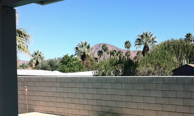 Palm Desert Casa | Quiet Private Pool Home Walk To Living Desert Vecinos Todo el Año