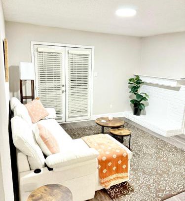 Addison Apartamento | Quiet Quarter 1Br1Ba by Dallas north tollway and Med