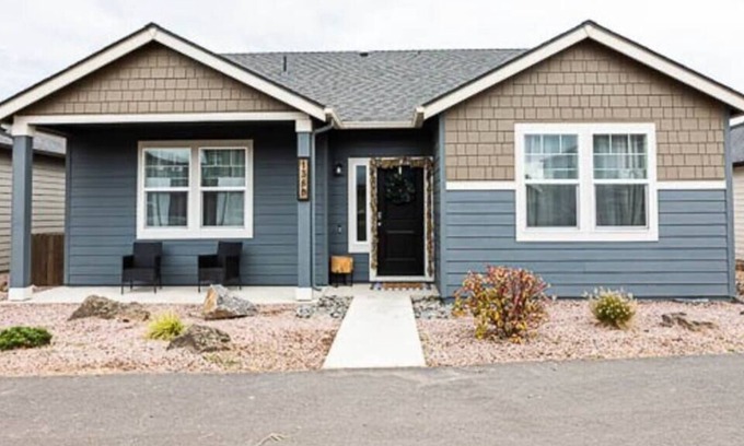 Redmond Casa | Quiet Relaxing 2bd 2ba Retreat, Dog Friendly