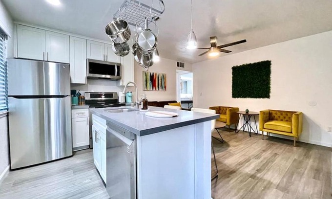Downtown Sacramento Casa | Quiet Remodeled 3 Bedroom in Heart of Downtown Sacramento
