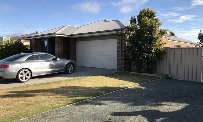 Moama Casa | Quiet Residential area with a park next door