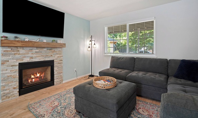 Redmond Casa | Quiet Retreat, Fenced Yard, Pet Friendly, AC