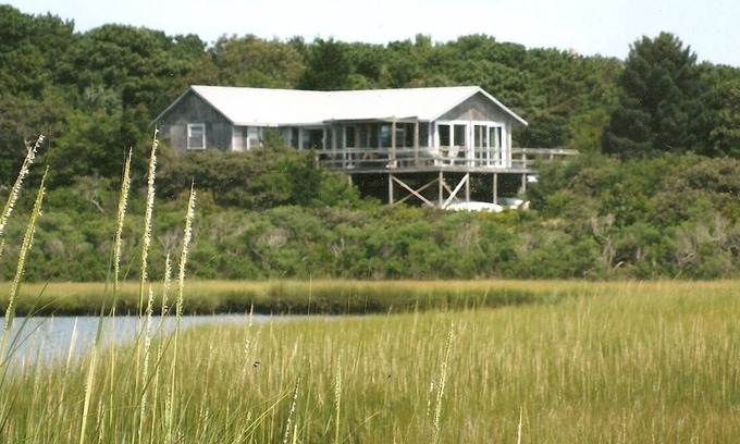 Edgartown Cabina | Escapar Rústico Tranquilo Con salida y puesta vistas sobre Cabo Poge Pond