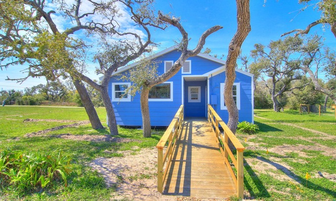 Rockport Casa | Quiet Sea Point Cottage by Redawning