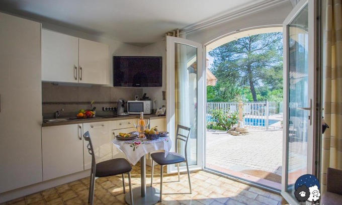 Peypin Apartamento | Quiet studio with garden and pool - Dodo et Tartine