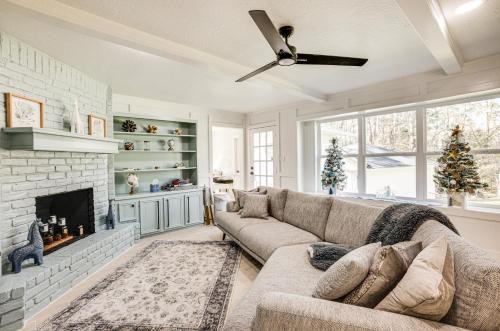Conroe Casa | Quiet Texas Vacation Rental about 5 Mi to Lake Conroe!