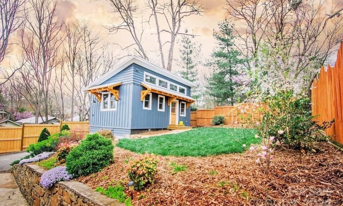 Five Points Cabaña | Quiet Tiny Home Walking Distance to Downtown