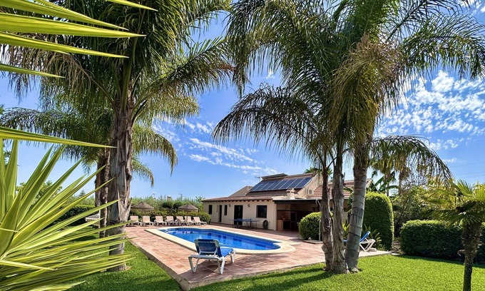Alhaurin el Grande Villa | Villa tranquila con piscina climatizada, barbacoa y chimenea