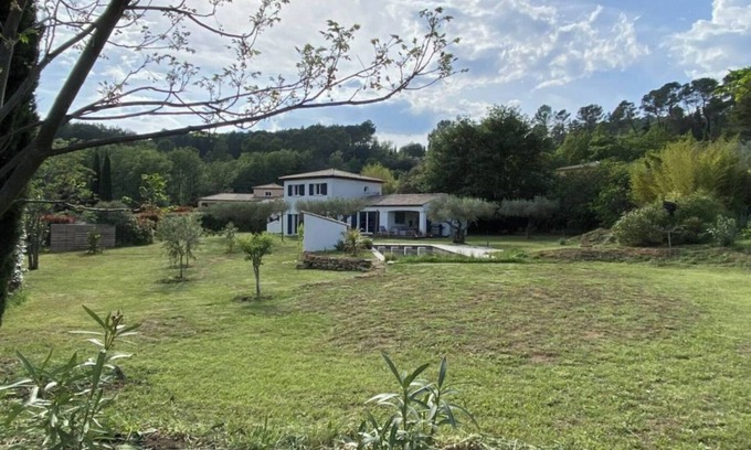 Salernes Villa | Quiet villa for 8 people
