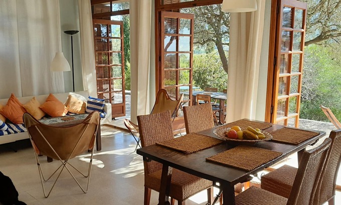 Cassis Villa | Villa calma, rodeada de naturaleza con impresionantes vistas.