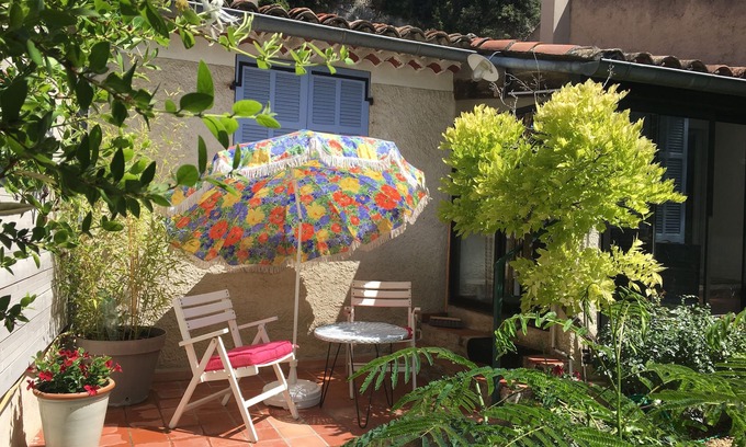 Carces Casa | Casa de pueblo tranquila con jardin