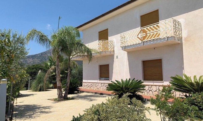 Fondi Casa | Casa tranquila 93m2 vacaciones, 5 minutos de la playa de arena, baja para 6 personas
