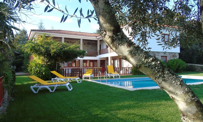 Molares Villa | QUINTA DE CHOUZA AGROTURISMO y ENOTURISMO 2 HABITACIONES - Playa privada - Free Wifi