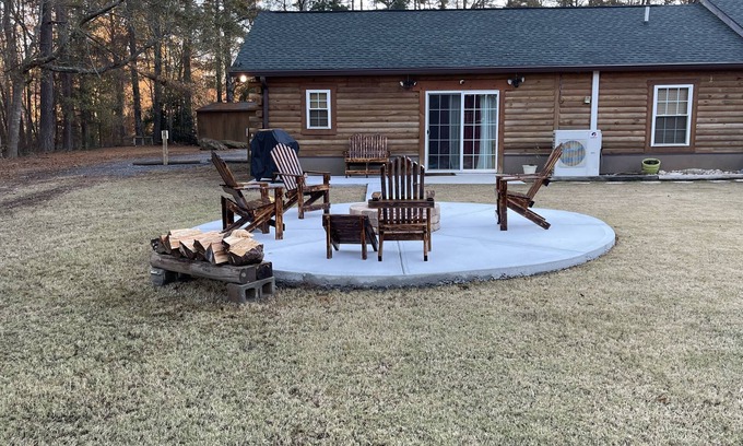 Conyers Cabina | Quintessential escape to a log cabin!