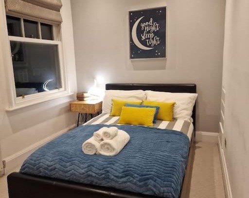 Brondesbury Park Apartamento | Quintessentially 'London' flat