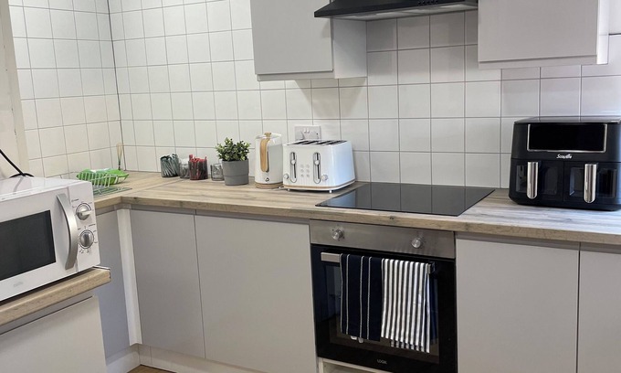 Hanham Apartamento | Quirky 9 Bedroom Apartment on 1st floor