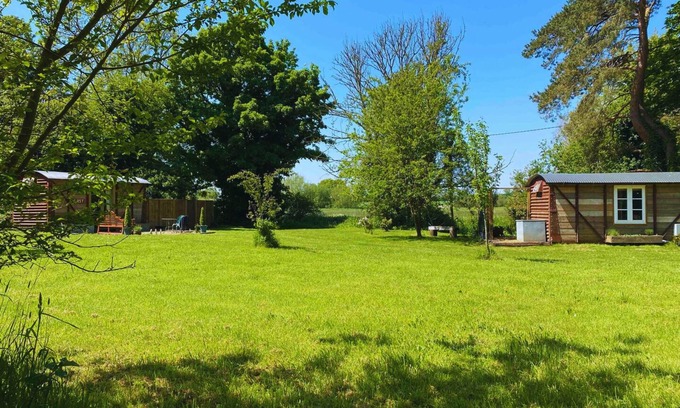 Aldborough Apartamento | Quirky railway carriage has been crafted with attention to detail