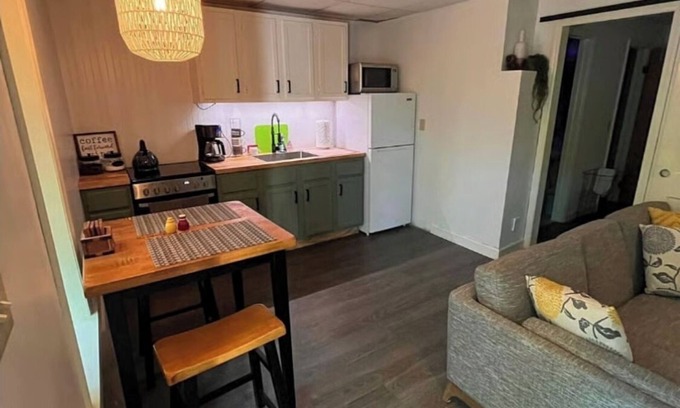 Summerfield Apartamento | Quite in law suite