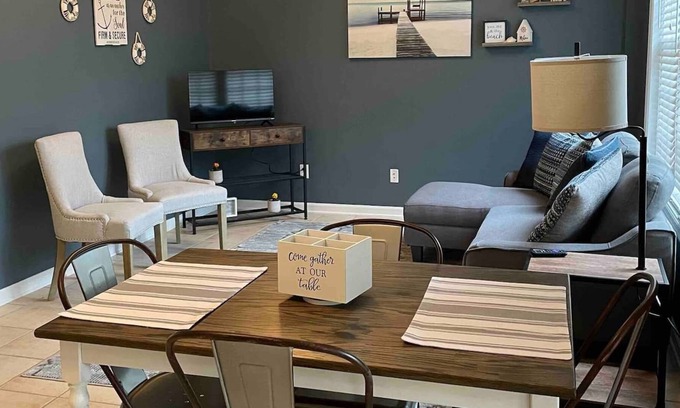 Myrtle Grove Apartamento | Quite retreat 4 miles from the beach!