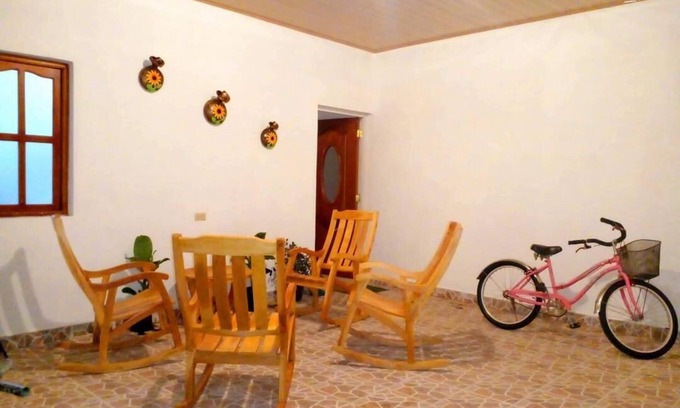 Granada Casa | Quite, Safe and 3rd floor lookout on lake Granada