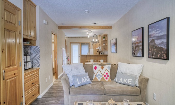 Harvie Heights Casa | Quite Townhome w/2BR&2BATH- Rocky Mtn Getaway