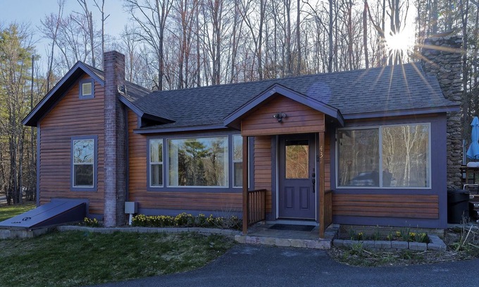 Guild Casa | Qutie Pie House 2 Bedroom Home by RedAwning