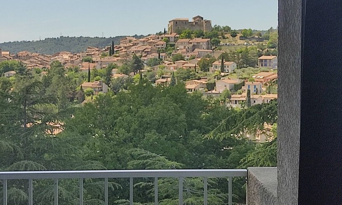Greoux-les-Bains Apartamento | Résidence les chênes blancs T2 apartment