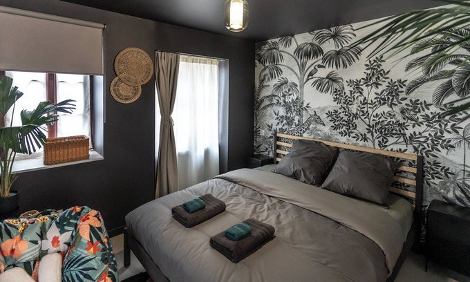 Blois Apartamento | Rêve Tropical Balnéo : Your Enchanted Break in Blois