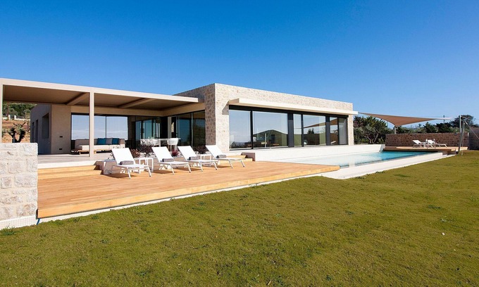 Petrochori Villa | R 1466 Roca Villa BlueVillas