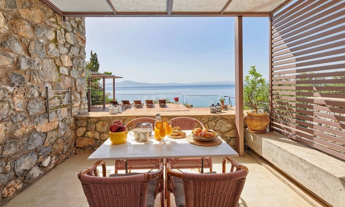 Kitries Villa | R 3036 One Bedroom Apartment Cape Kitries