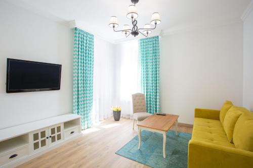 Lviv Apartamento | R.O.Y.A.L apartments