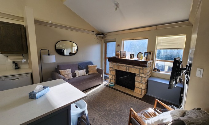 Village North Condominio | R&R Retreat - In the Heart of the Village - 1 BEDROOM + LOFT