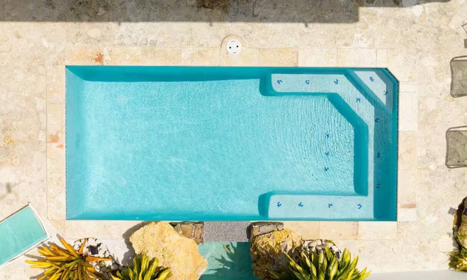 El Combate Apartamento | R&V Combate Beach House, 2nd Floor with Pool