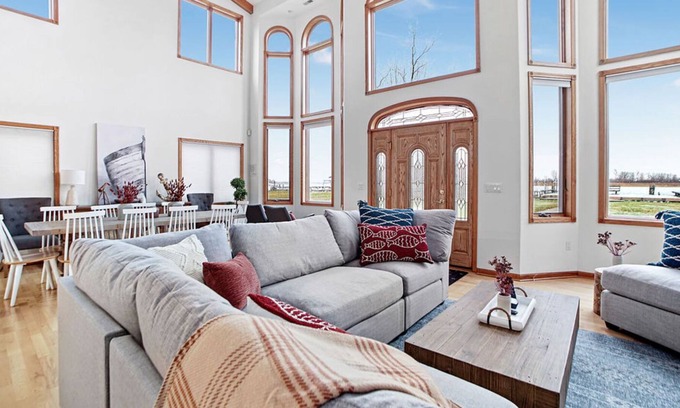 Pearl Beach Casa | Rabbu - The Dockside: 5 Bedroom | Algonac, MI