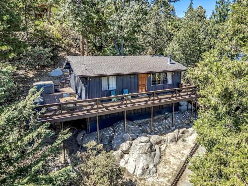 Pine Cove Casa | RACC00N Rock Charming Hot Tub Cabin