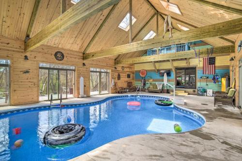 Adel Casa | Raccoon River Retreat Indoor Pool and Outdoor Fun!