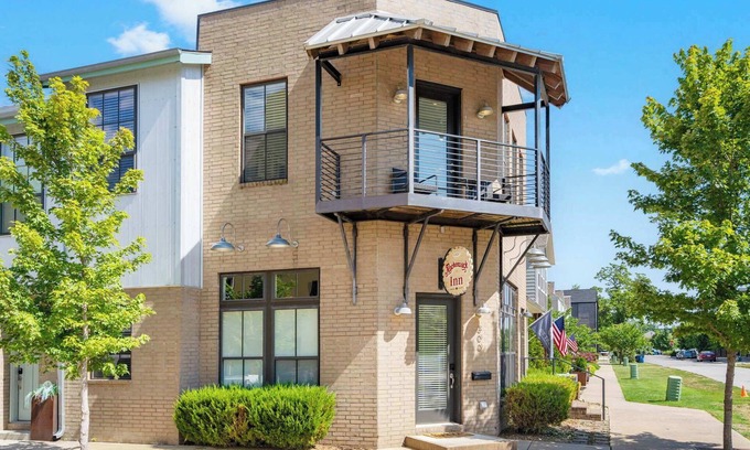 Downtown Condominio | Rackensack Inn Summar